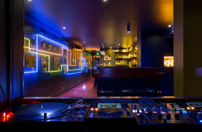 Le Bar le Kabukichō à Paris 9 -  La cabine DJ