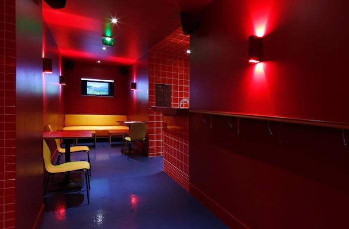 Le Bar-Club l'Isolé à Paris 9 - La salle karaoké