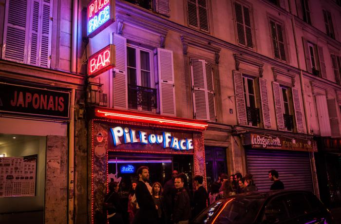 Le Bar à cocktail le Pile ou Face à Paris 9 - La devanture