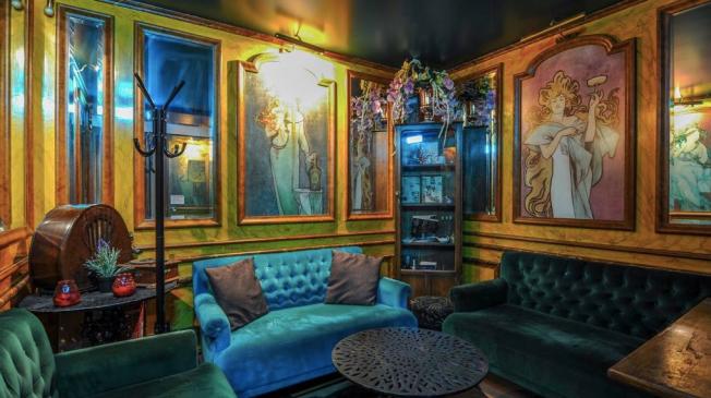 Le Bar-Pub le Docteur Lupin à Paris 9 - Le fond de la salle principale