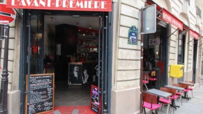 Le Bar-Restaurant l'Avant Première à Paris 1 - La devanture