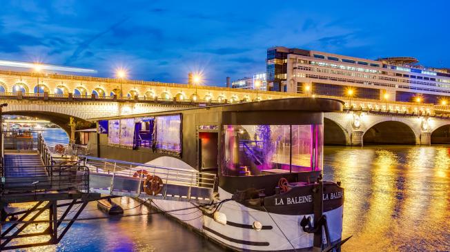 La péniche La baleine blanche à Paris - la péniche