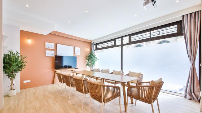 Louer location privatiser réserver espace travail cowork paris montparnasse 14ème événements professionnels Friends